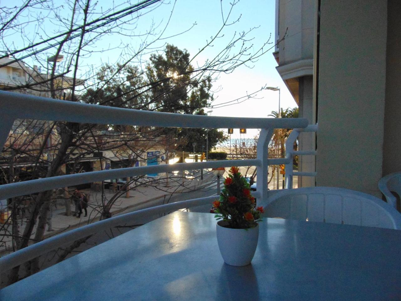 Apartaments Voramar Cambrils Exterior photo